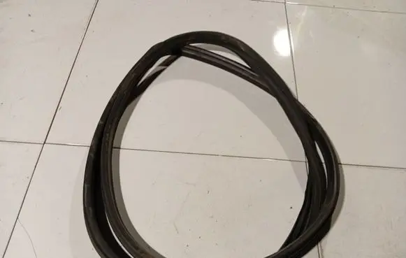 Opel Meriva A Rubber seal front coupe door 