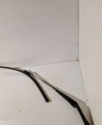 Volvo XC60 Front wiper blade arm 30753525