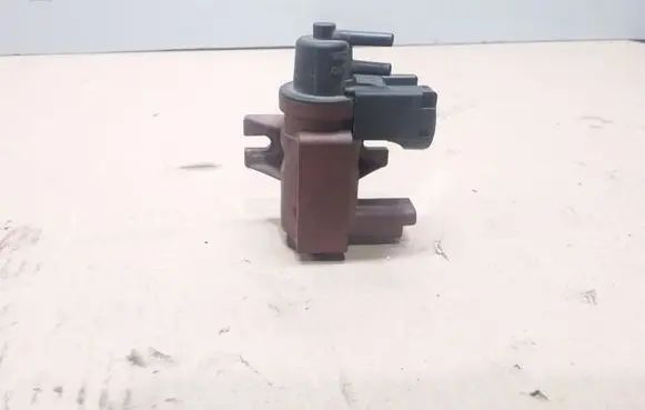 Ford Focus Turbo solenoid valve 6G909E882CA