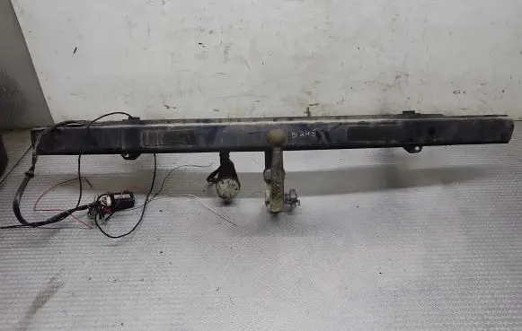 Mercedes-Benz B W245 Tow bar set A1696100925 E2010R033232