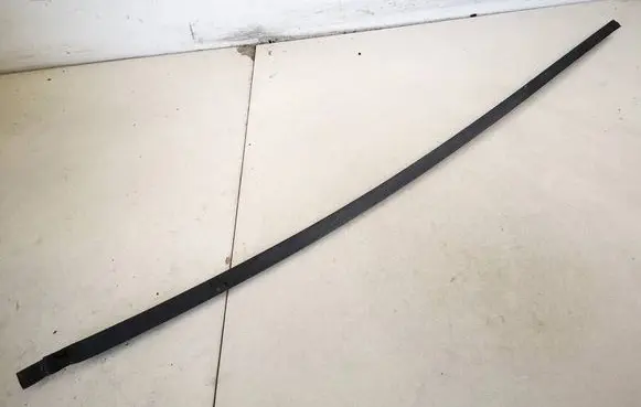 Volkswagen PASSAT B5 Windshield trim 3B0857327