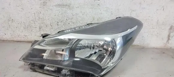 Toyota Yaris Headlight/headlamp 0D-195