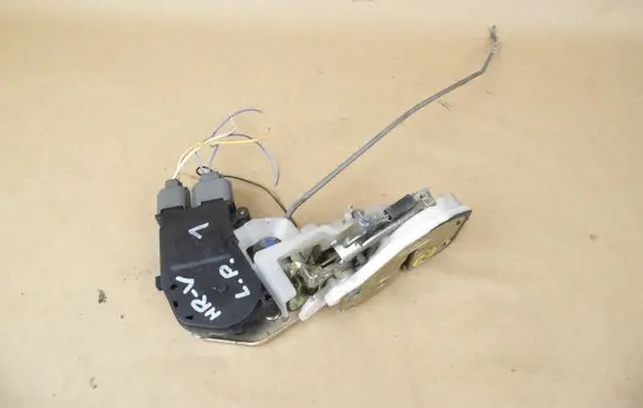 Honda HR-V Front door lock
