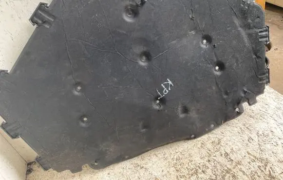 BMW X6 E71 Heat shield in engine bay 