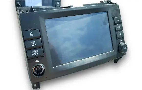 Mercedes-Benz EQV 447 Radio/CD/DVD/GPS head unit NR332 A4479005917