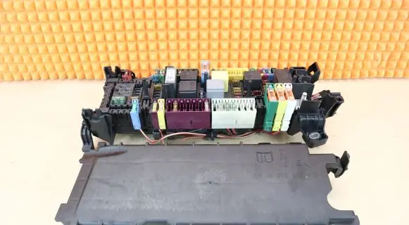 Mercedes-Benz B W246 W242 Fuse box set 2469066600