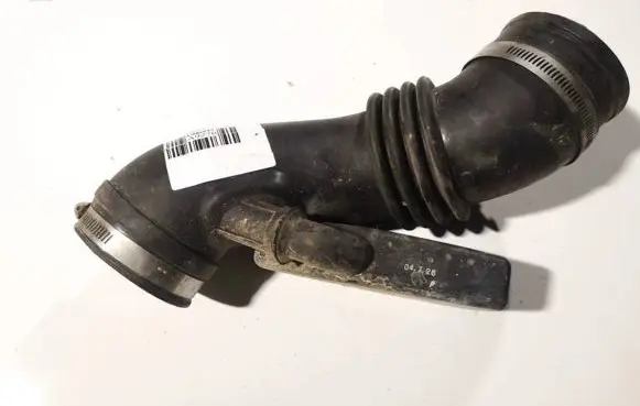 Air intake hose/pipe