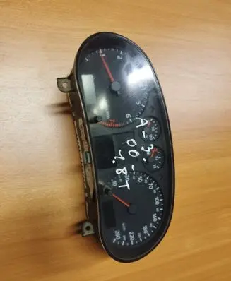 Audi A3 S3 8L Speedometer (instrument cluster) 8L0920900C