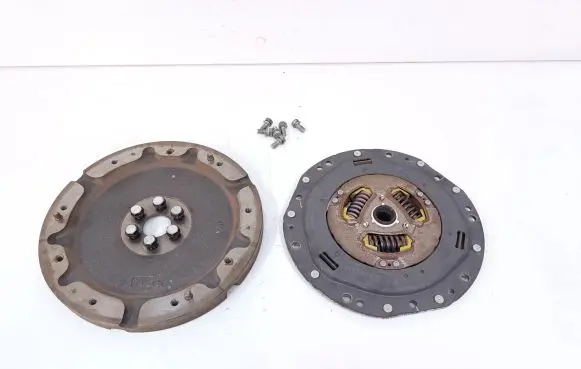 Toyota Prius c Clutch set kit 2K072866SSA