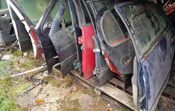 Ford Escort Front door melynos
