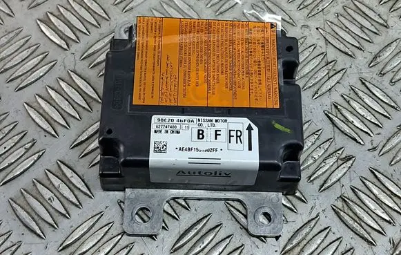 Nissan X-Trail T32 Airbag control unit/module 988204BF0A