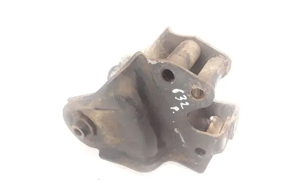 Chevrolet Captiva Engine mounting bracket
