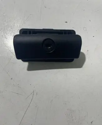 BMW 3 E46 Glove box opening button PA69F15