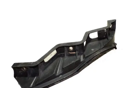Volkswagen PASSAT B6 Front bumper mounting bracket