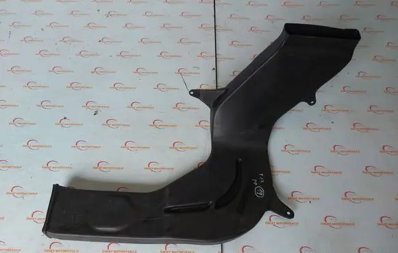 BMW 6 F06 Gran coupe Cabin air duct channel 9113014