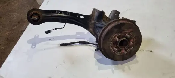 Ford Focus Rear wheel hub spindle/knuckle BV615A968AF