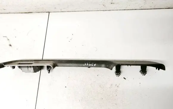 Nissan X-Trail T30 Front door window switch trim 829498h300x
