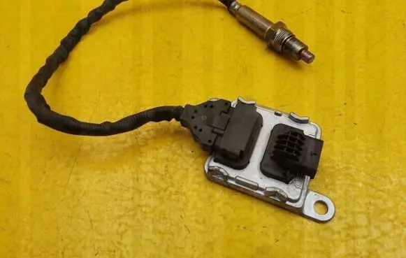 Mercedes-Benz E W213 Lambda probe sensor A0009058011