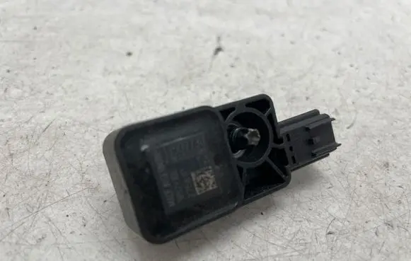 Opel Insignia B Airbag deployment crash/impact sensor 13509730