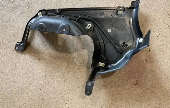 BMW 5 G60 G61 Rear underbody cover/under tray 9881705