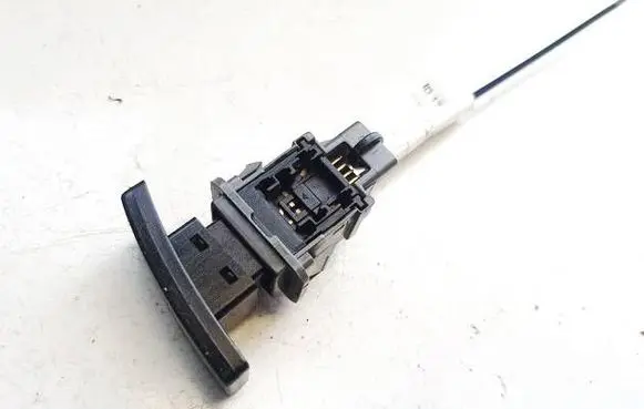Toyota Avensis T270 Hazard light switch 