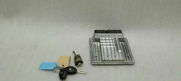 BMW Z4 E85 E86 Engine ECU kit and lock set 7561684