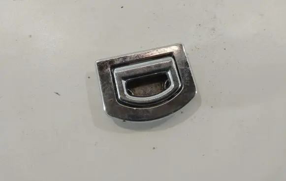 Audi A6 S6 C6 4F Tie down hook / loop 8E0864203