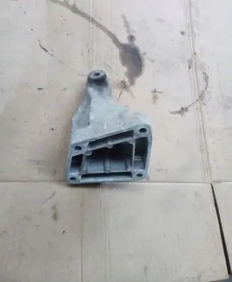Mercedes-Benz Sprinter W906 Engine mount bracket A642231804