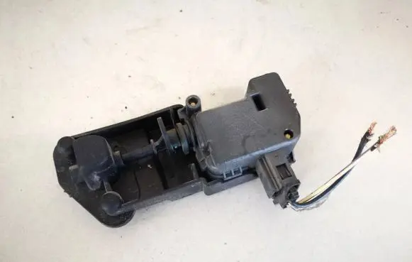 Volvo V50 Central locking motor 30716226
