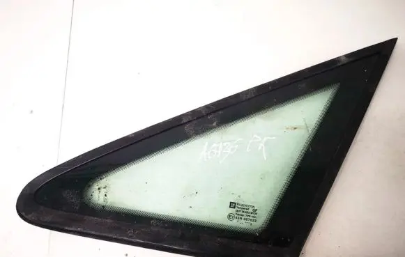 Opel Zafira A Front triangle window/glass 