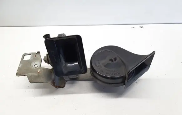 BMW 5 E60 E61 Horn signal 6935709 nr9025