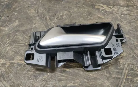 Opel Mokka B Rear door interior handle 311339 311309