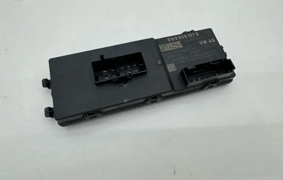 Audi A5 Tailgate/trunk control unit/module 8W8959107D