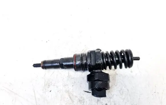 Ford Galaxy Fuel injector 038330073 0414720014