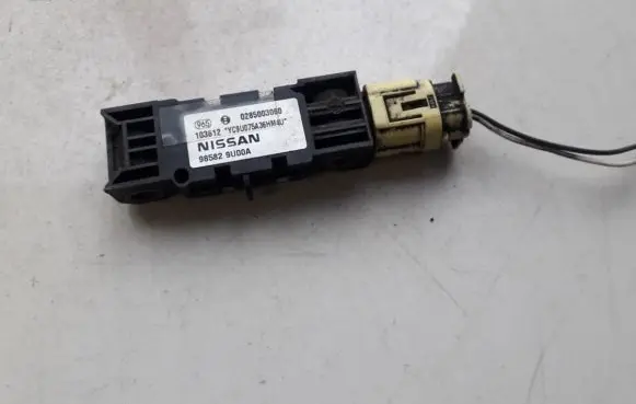 Nissan Note (E11) Airbag deployment crash/impact sensor 985829u00a 0285003060