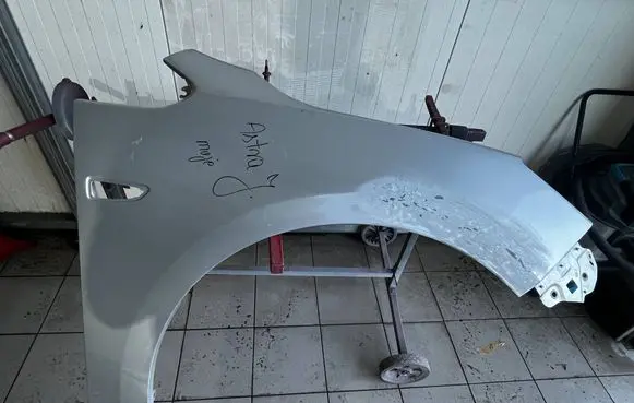 Opel Astra J Fender 