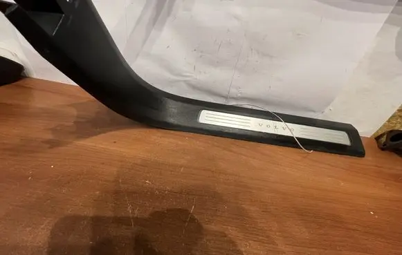 Volvo XC90 Side skirt rear trim 31363642 D802