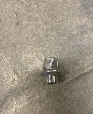 Toyota Prius+ (ZVW40) Nuts/bolts 