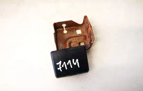 Engine bonnet (hood) release handle
