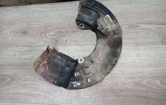 Volvo XC90 Front brake disc dust cover plate 30683086