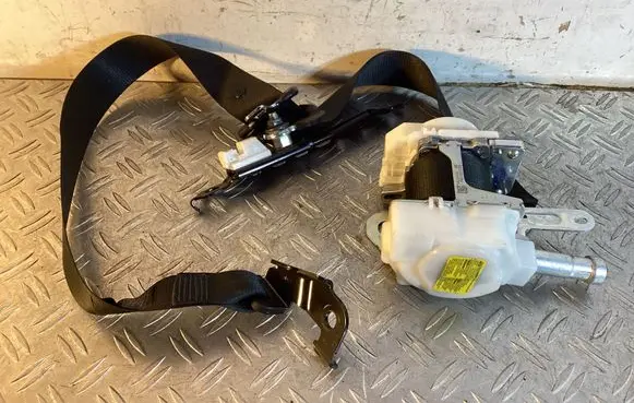 Lexus RX 450H Front seatbelt A1516P