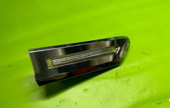 BMW 7 F01 F02 F03 F04 Front fender indicator light 6750100001 090417 7203372