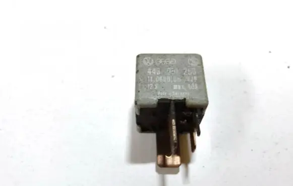 Audi A4 S4 B5 8D Other relay 443951253 11060000