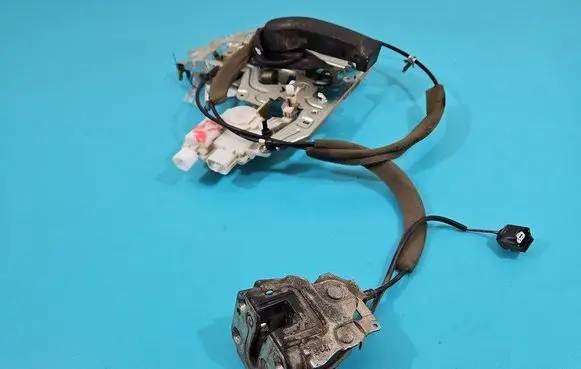 Renault Master III Rear door lock 8200766631 IMPRK1453587