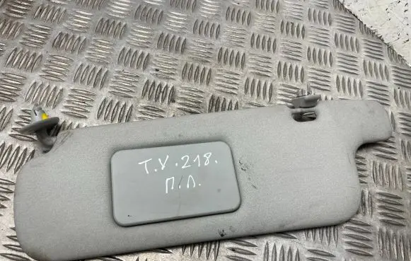 Toyota Yaris Sun visor
