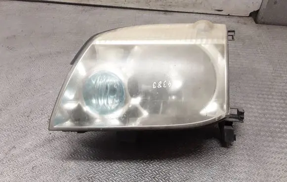 Nissan X-Trail T30 Headlight/headlamp 