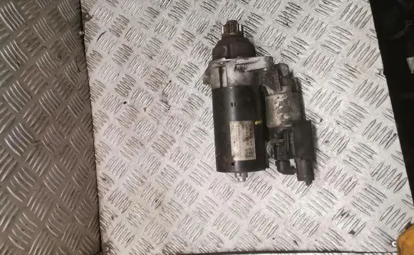 Volkswagen Touran II Starter motor 0001153001