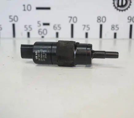 Volkswagen PASSAT B7 USA Windscreen/windshield washer pump 3B7955681
