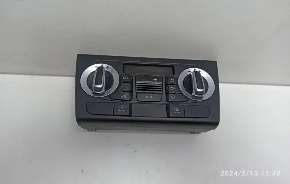 Audi Q3 8U Climate control unit 8U0820043D