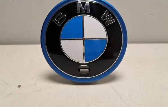 BMW i4 Manufacturer badge logo/emblem 9465158